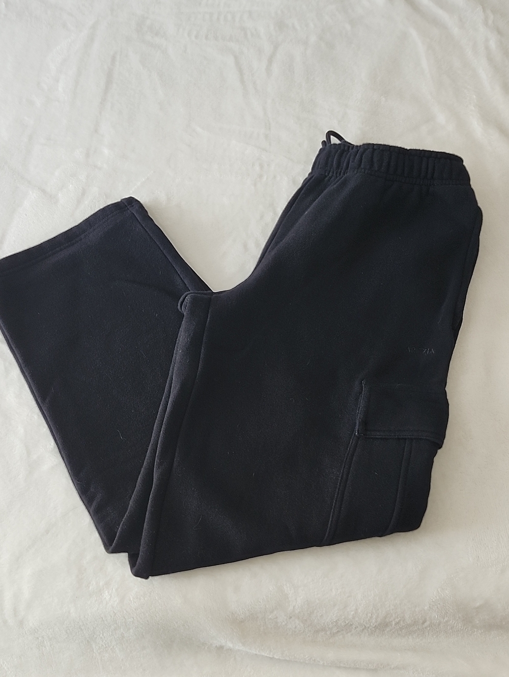 Aritizia Mega Fit Cargo Sweatfleece Sweatpants